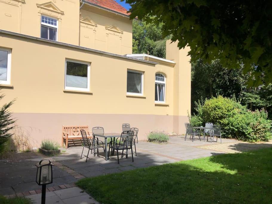 Emily'S Deichbude In Einer Historischen Villa In Dornumersiel المظهر الخارجي الصورة